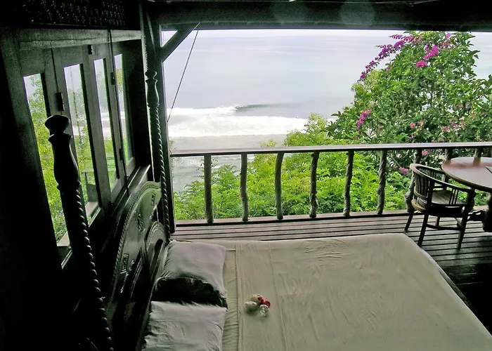Suara Ombak Bingin Lodge