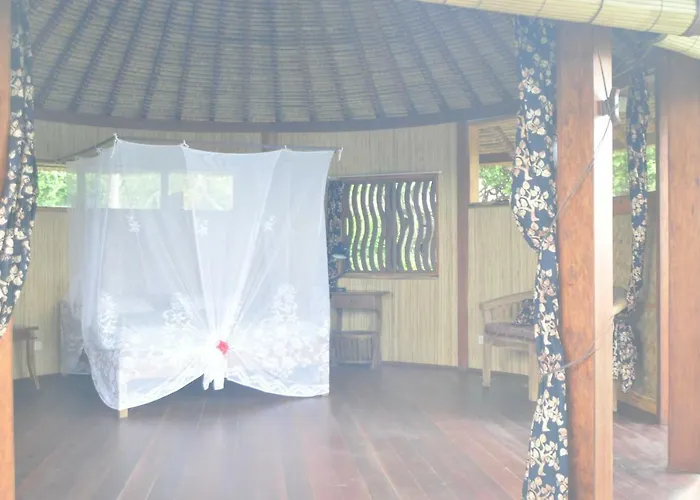 Suara Ombak Bingin Uluwatu