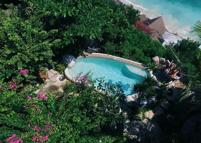 Suara Ombak Bingin Lodge